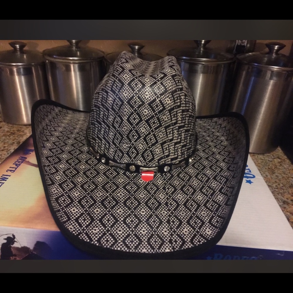 Black n white cowboy hat